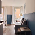 Petronio - By Residences アパート